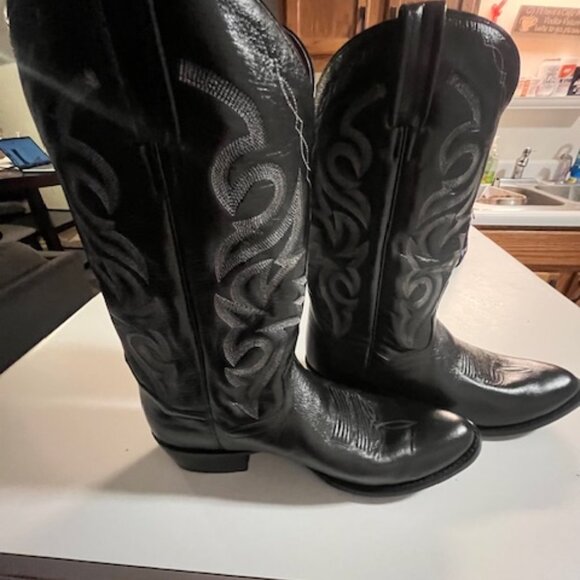 BRAND NEW DAN POST BLACK LEATHER BOOTS.  STYLE 2110R.  SIZE-11D - Picture 2 of 7